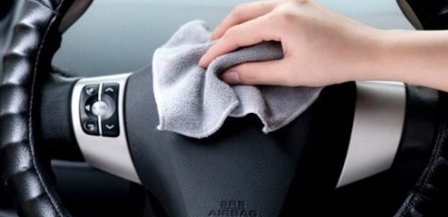 تنظيف السيارة